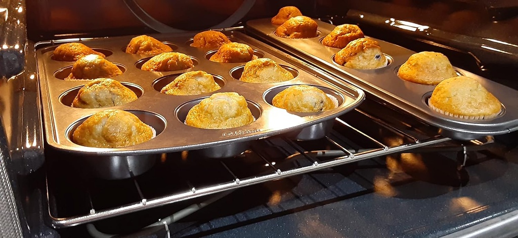 cupcake-squeeze-in-pan-4.jpg